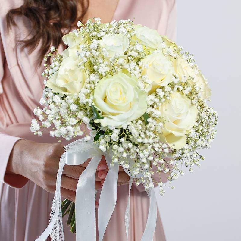 Свадебный букет белые розы и гипсофилы шторы желтые с цветами купить