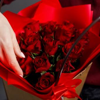 Цветочная сумочка с красными розами - S