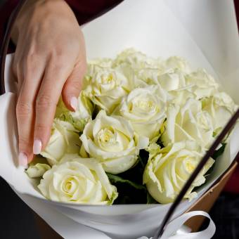 Цветочная сумочка с белыми розами - S