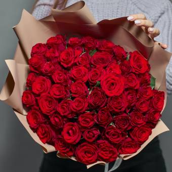 51 красная роза 40 см (Кения) в корейской упаковке