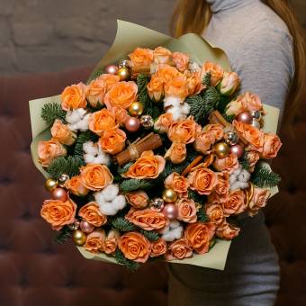Новогодний букет из 51 оранжевой розы 50 см (Кения)