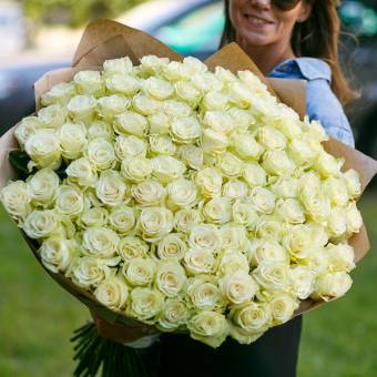 Букет из 101 белой розы 70 см (Эквадор)