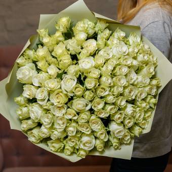 Букет из 101 белой розы Кения (35 см)