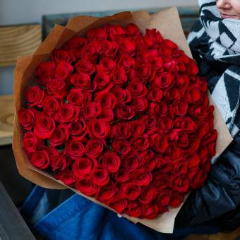 Букет из 101 красной розы 50 см (Эквадор)