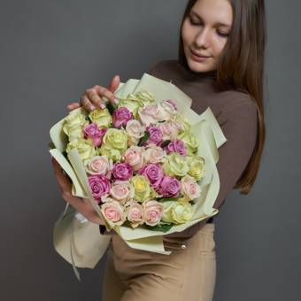 Букет из 35 роз нежный микс 45 см (Россия)
