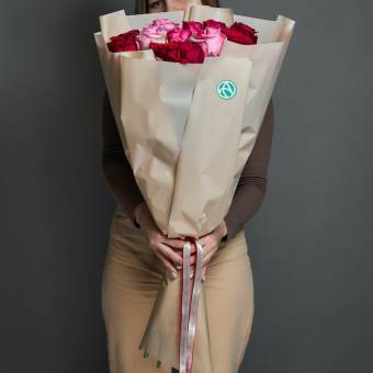 Букет из 15 роз яркий микс 70 см (Россия)