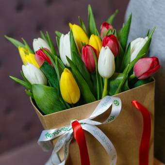 Цветочная сумочка с тюльпанами яркий микс - S