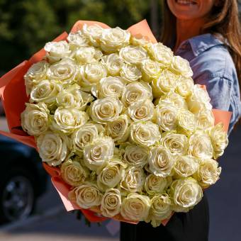 Букет из 51 белой розы 70 см (Эквадор)