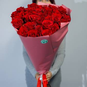 Букет из 35 красных роз 70 см (РФ)